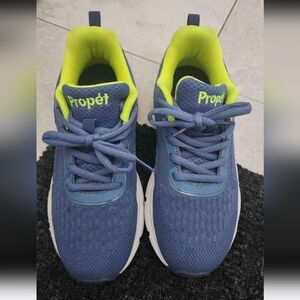 Propet shoes size8